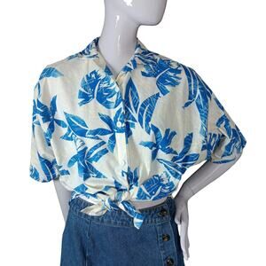 Vintage Rumours Shirt Size Small Blue & White Floral Print Dolman Short Sleeve